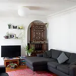 Chaleureux Appartement Parisien